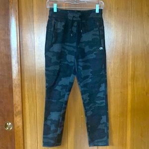 Gap boys camouflage pants xxl